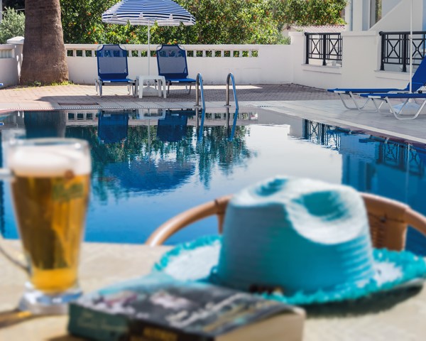 Athena Apartments in Stalis