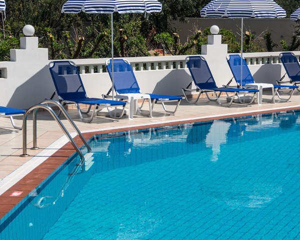 Athena Apartments in Stalis