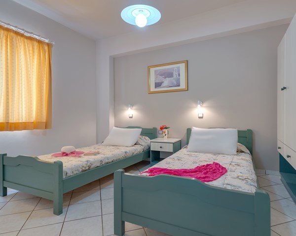 Athena Apartments in Stalis