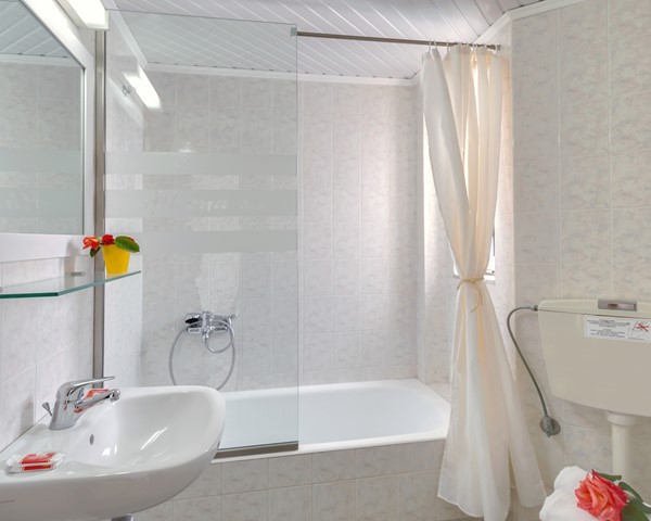 Athena Apartments in Stalis