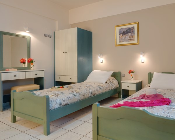 Athena Apartments in Stalis